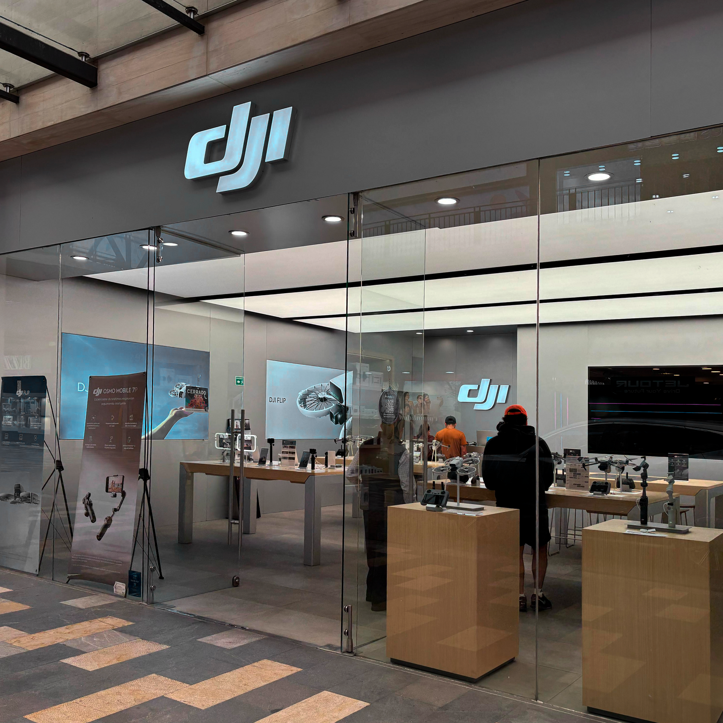 DJI