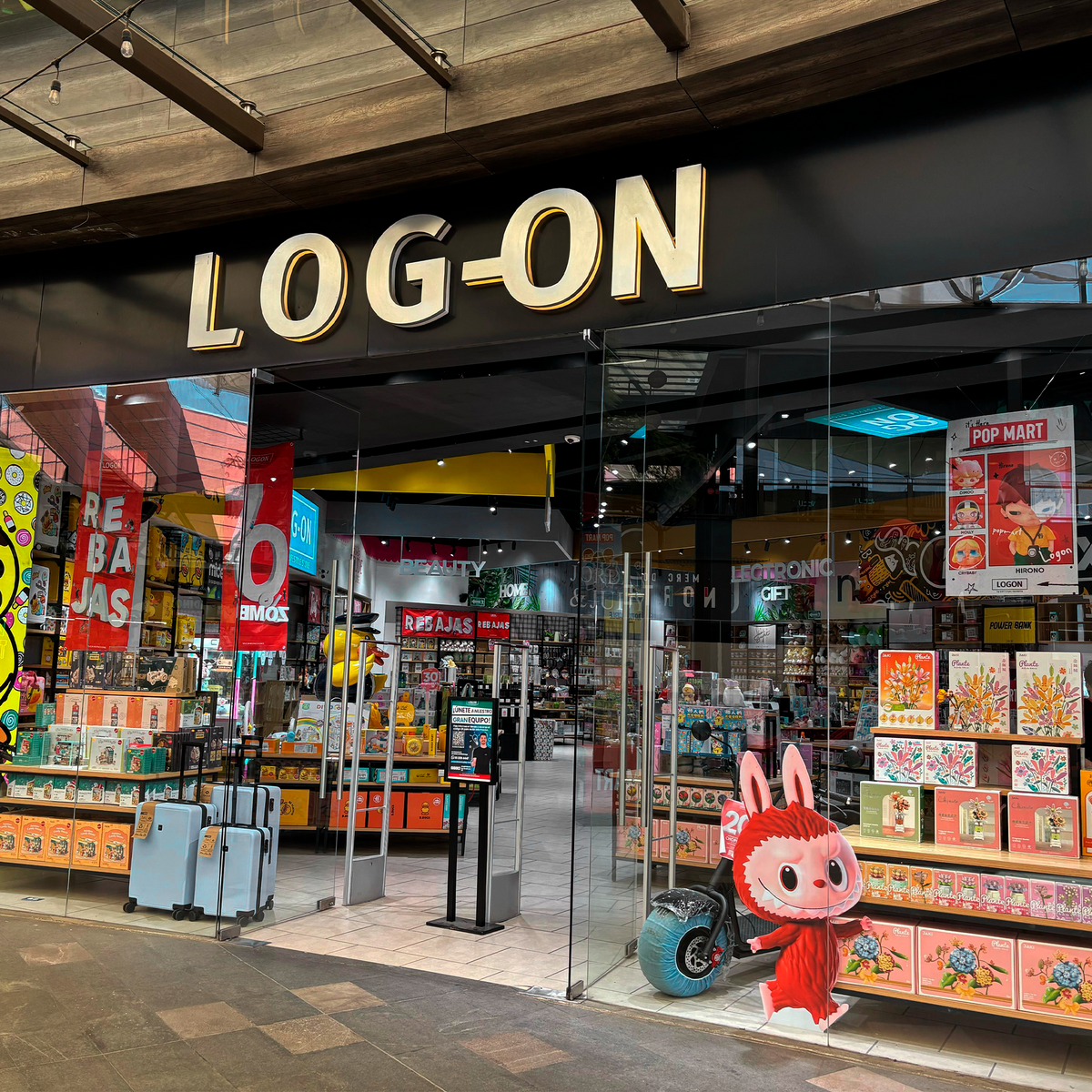 Loganon LOG-ON – Town Square Metepec