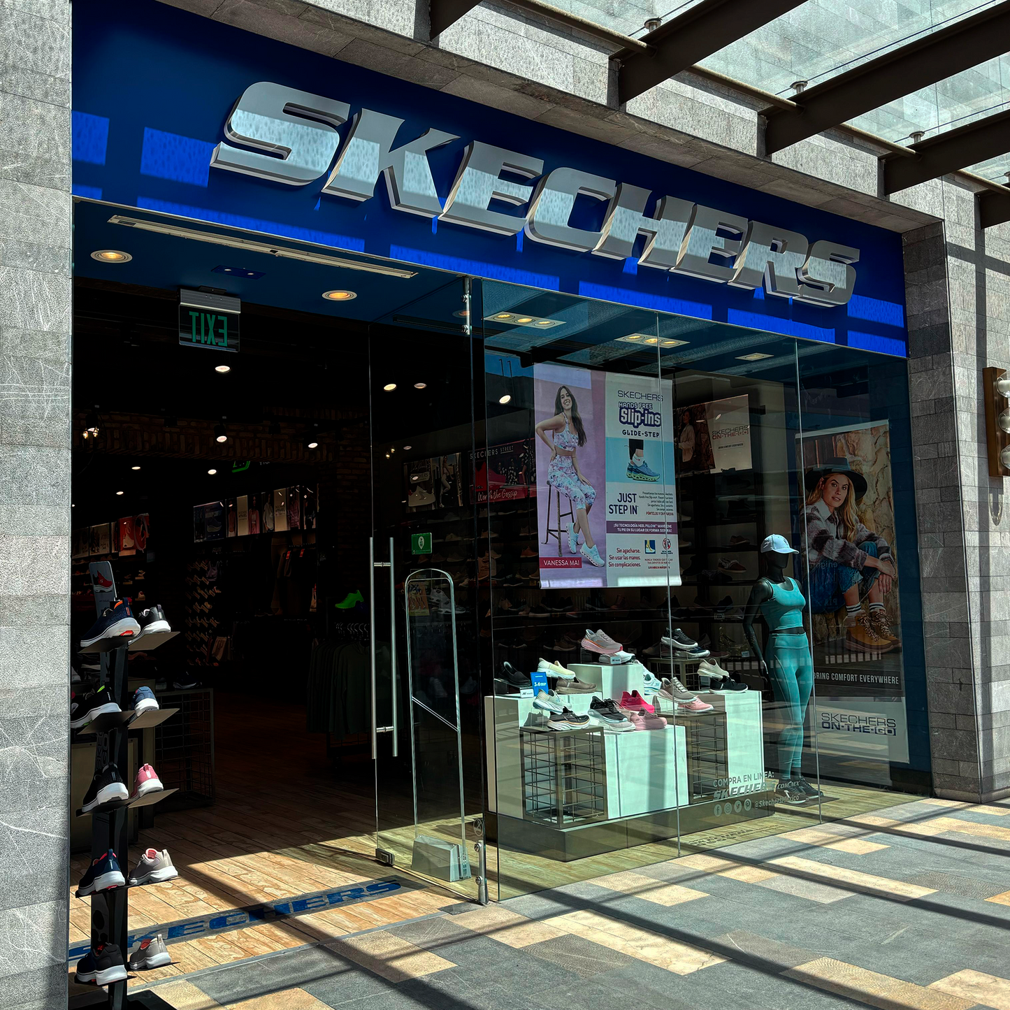 SKECHERS